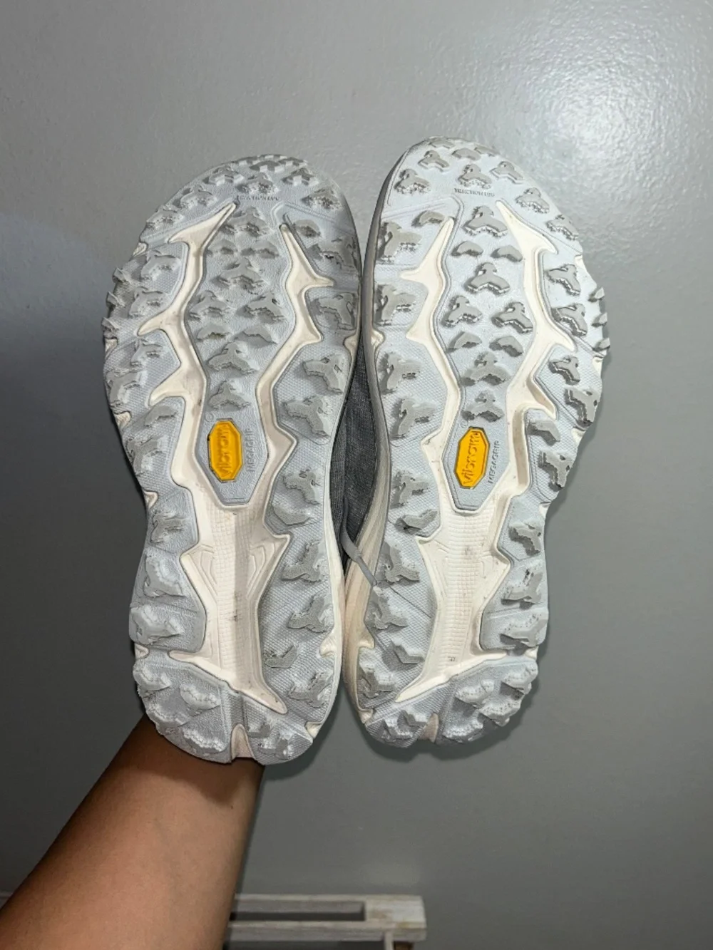 Hoka One One Speedgoat 6 Gray Trail Women’s Running Sneaker Shoes Size 8.5